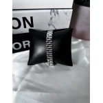 Stainless steel non-tarnish bracelet