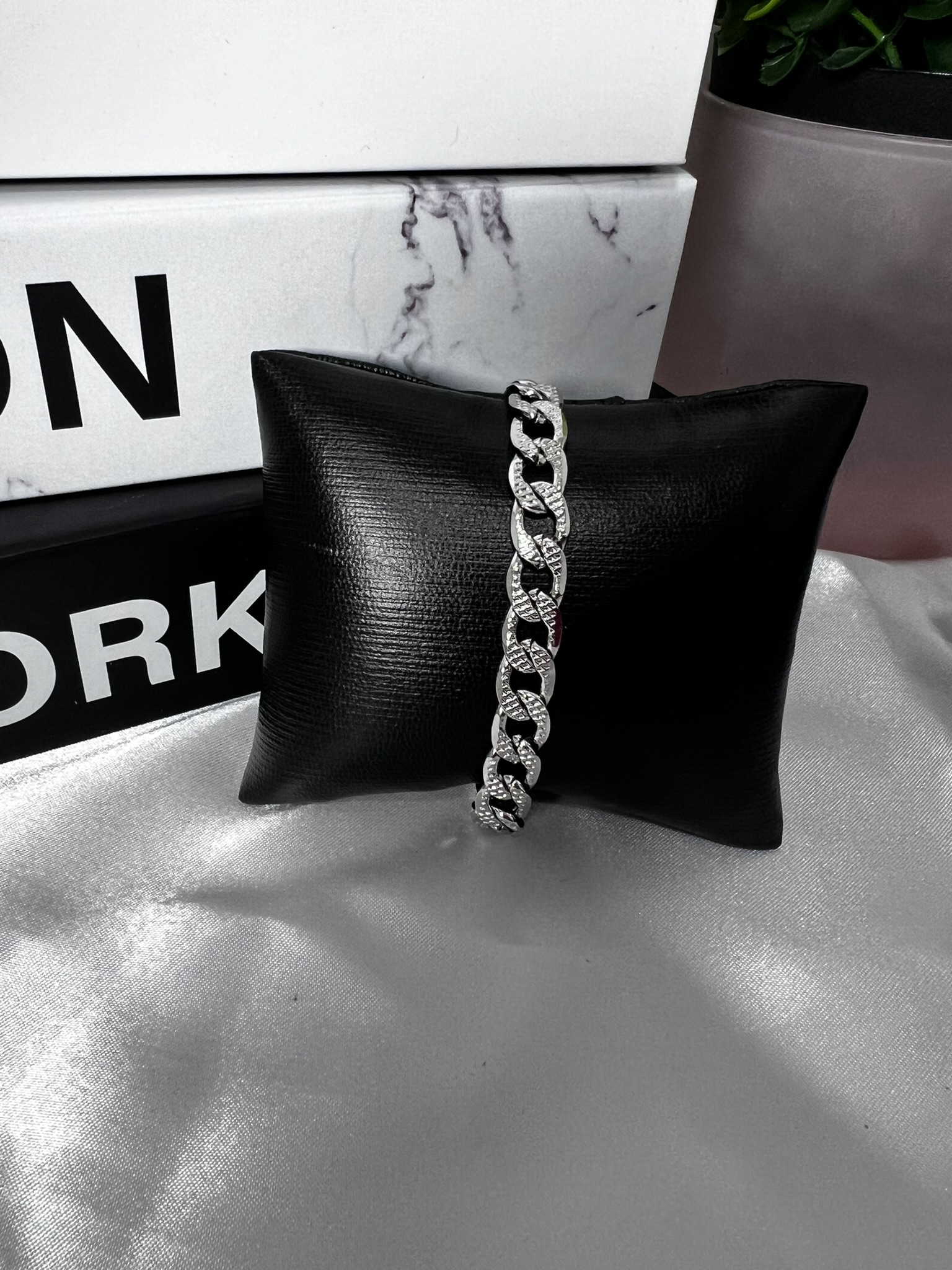 IMG_8148 Stainless steel non-tarnish Cuban link bracelet - Image 1