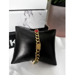 Stainless steel cuban link chain with center emblem platenon-tarnish bracelet