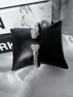 Luxurious stainless steel non-tarnish cuff bracelet - Image 2