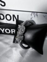 Stainless steel non-tarnish wolf head bracelet - Image 2