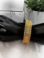 Luxurious gold-tone stainless steel bracelet - Image 3