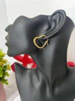 Chic gold heart-shaped hoop earring - Image 2