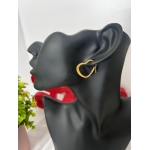 Chic gold heart-shaped hoop earring