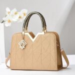 Chic Geometric Pattern Handbag - Image 3