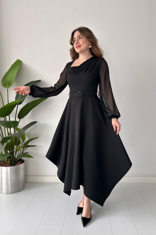 omuz-tasli-kemerli-elbise-siyah-elbise-modelleri-mazibutik-elbise-55550-15-O Elegant black midi dress - Image 1